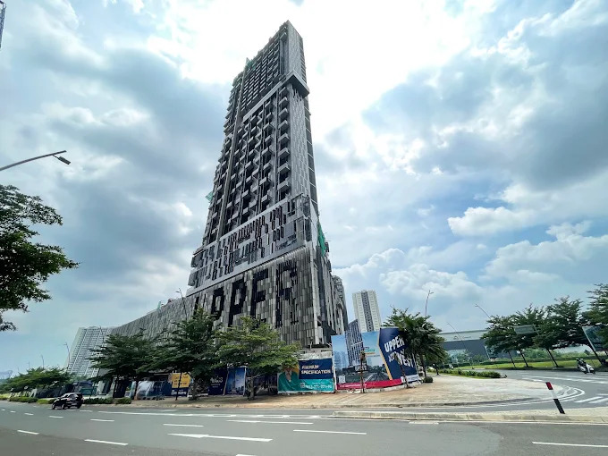 APARTEMEN UPPER WEST